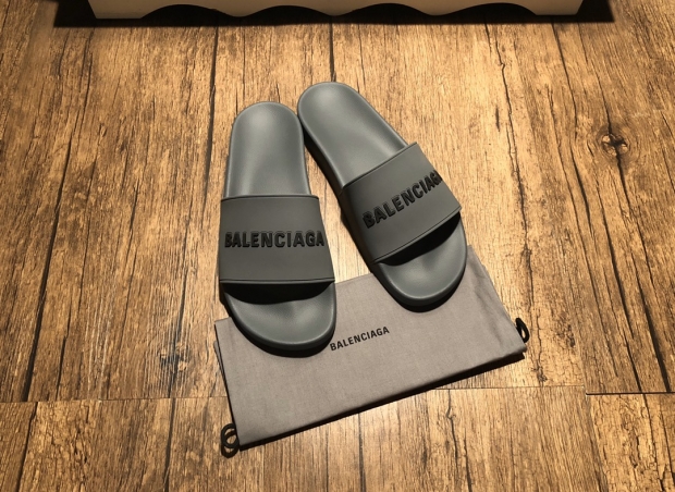 バレンシアガ　balenciaga ロゴ　サンダル　グレー