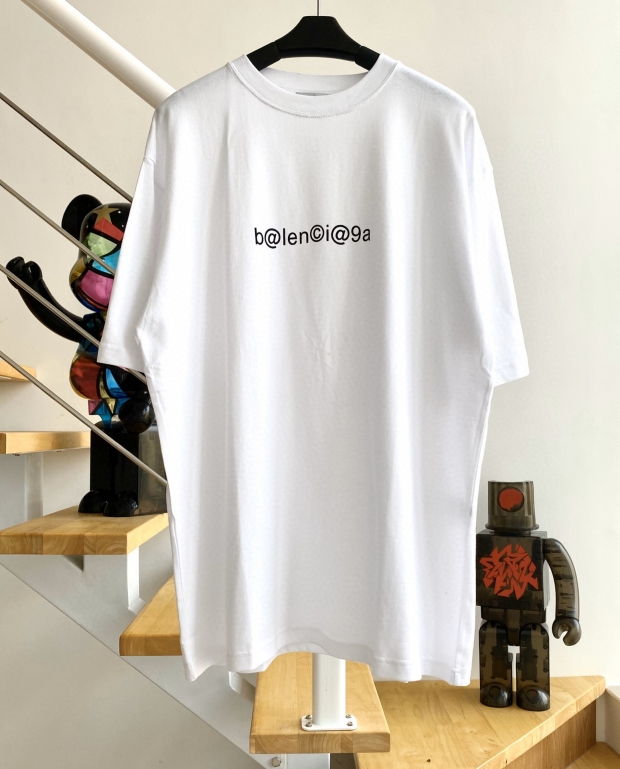 バレンシアガ　balenciagaロゴ　Ｔシャツ　最高ランク