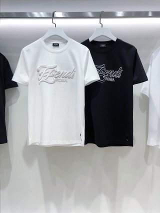 フェンディ　Ｔシャツ