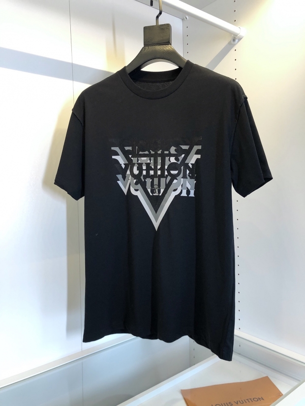 ルイヴィトン　Ｔシャツ