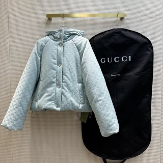 Gucci 女