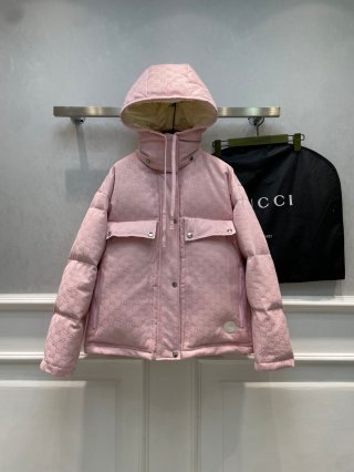 Gucci 女