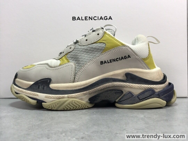 バレンシアガ　balenciaga トリプルS　triples　スニーカー 最高ランク