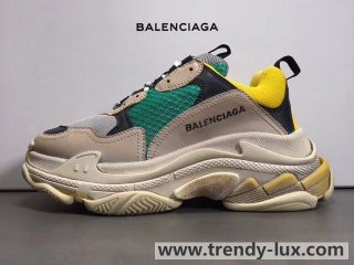 バレンシアガ　balenciaga トリプルS　triples　スニーカー 最高ランク