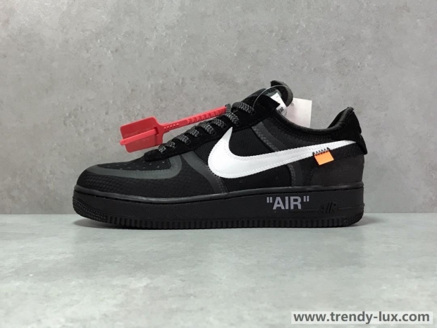 ナイキ エアフォース1　オフホワイト　AIR FORCE 1スニーカー 最高ラン