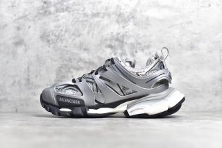 バレンシアガ　balenciaga トリプルS　triples3.0　スニーカー 最高ランク