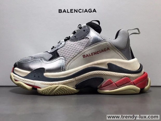 バレンシアガ　balenciaga トリプルS　triples　スニーカー 最高ランク